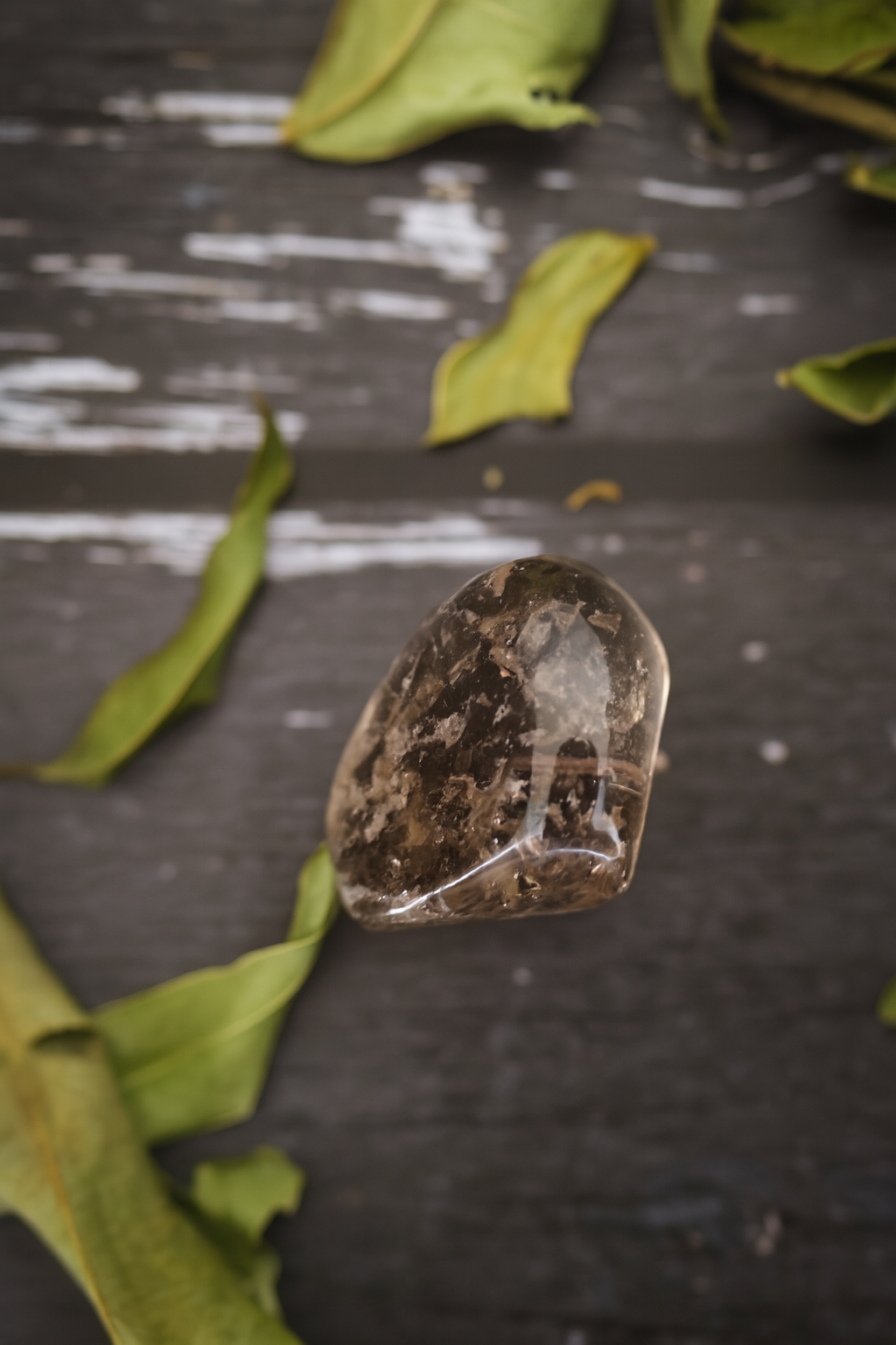 Cristal de roche fumé – Clarté enracinée et transmutation douce